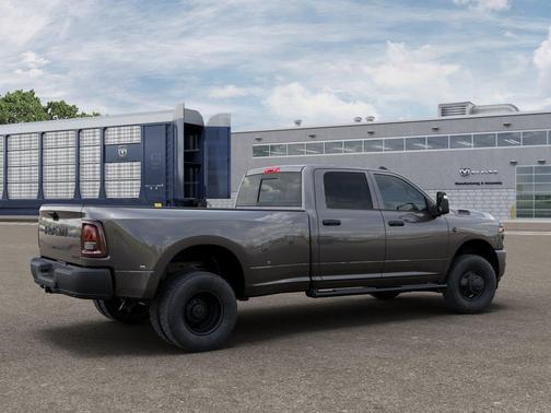 2026 RAM 3500 Tradesman Crew Cab 4x4 8' Box