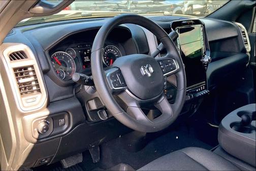 2026 RAM 2500 Tradesman Crew Cab 4x4 6'4' Box