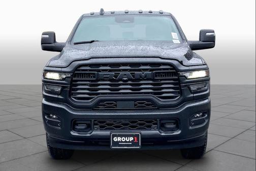 Diamond Black Crystal Pearlcoat 2026 RAM 2500 Tradesman Crew Cab 4x4 6'4' Box