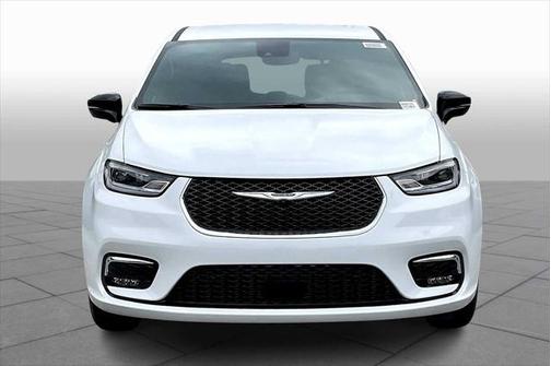 2025 Chrysler Pacifica L