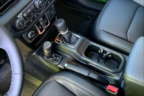 2025 Jeep Gladiator High Tide