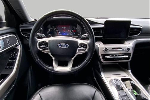 Agate Black Metallic 2023 Ford Explorer XLT