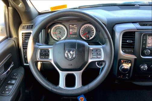 2024 RAM 1500 Classic Warlock Crew Cab 4x4 5'7' Box