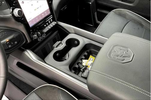 2025 RAM 3500 Laramie Crew Cab 4x4 8' Box
