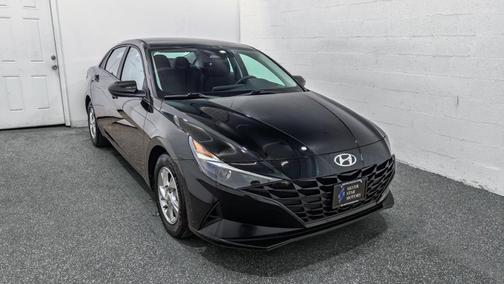 2022 Hyundai ELANTRA SE