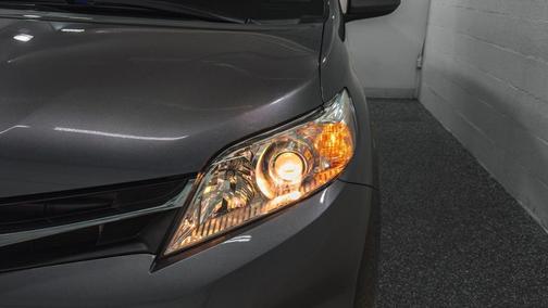 2019 Toyota Sienna LE