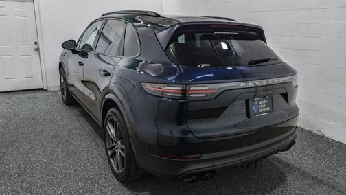 2023 Porsche Cayenne Platinum Edition