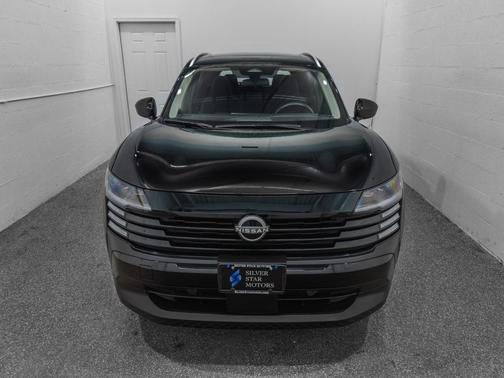 Super Black 2025 Nissan Kicks SV