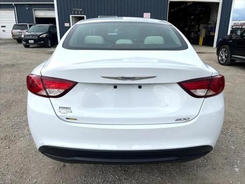 2015 Chrysler 200 LX
