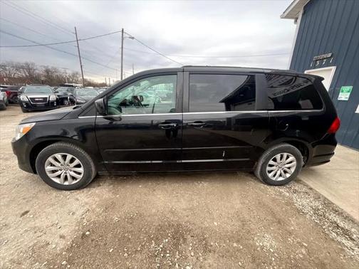 2012 Volkswagen Routan SE