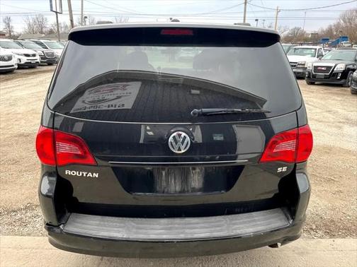 2012 Volkswagen Routan SE