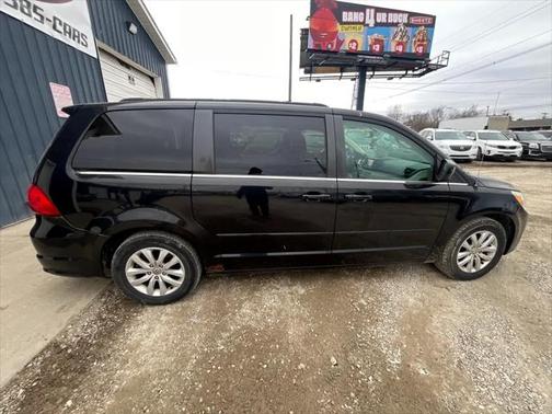 2012 Volkswagen Routan SE