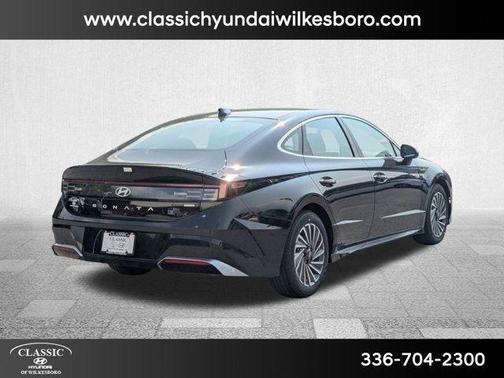 2025 Hyundai SONATA Hybrid SE