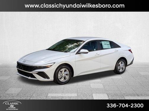 2025 Hyundai ELANTRA SE