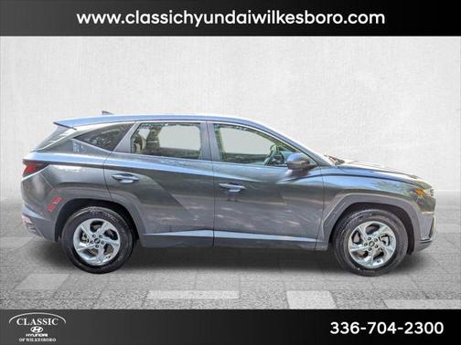 2022 Hyundai TUCSON SE