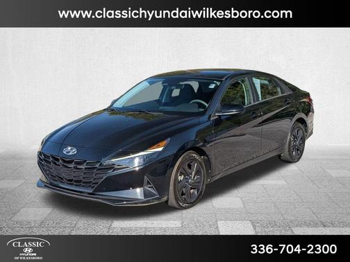 2022 Hyundai ELANTRA SEL