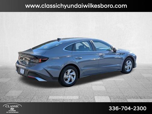 2025 Hyundai SONATA SE