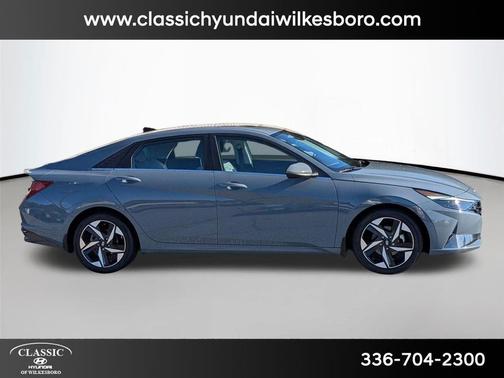 2022 Hyundai ELANTRA Limited