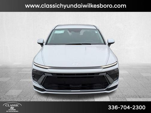 2026 Hyundai SONATA Hybrid Base