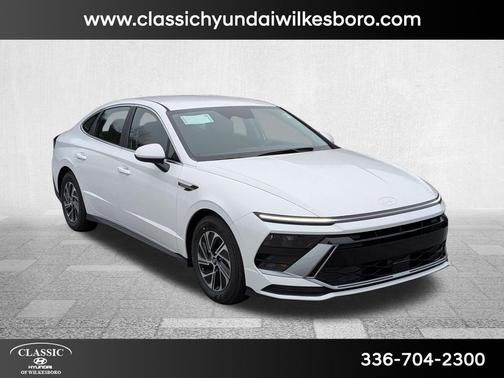 2026 Hyundai SONATA Hybrid Base