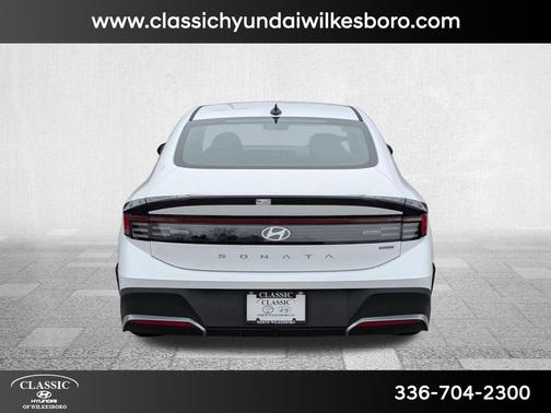 2026 Hyundai SONATA Hybrid Base