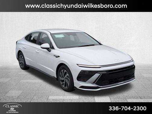 2026 Hyundai SONATA Hybrid Base