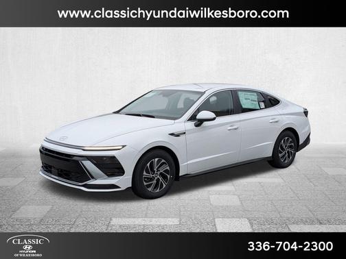 2026 Hyundai SONATA Hybrid Base