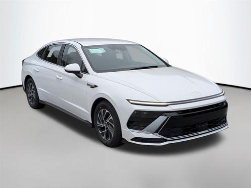 2026 Hyundai SONATA Hybrid Base