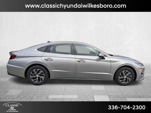 2023 Hyundai SONATA Hybrid Base