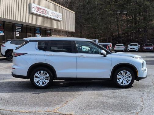 2025 Mitsubishi Outlander ES 2.5 S-AWC