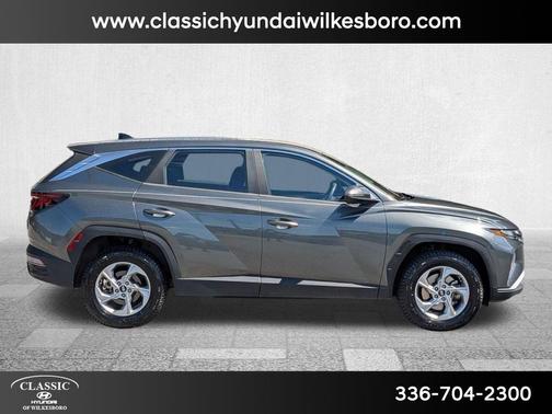 2022 Hyundai TUCSON SE