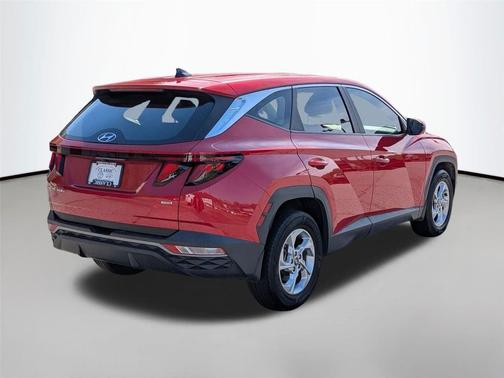 2022 Hyundai TUCSON SE