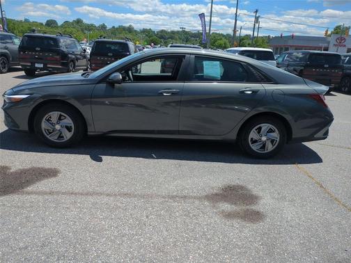Amazon Gray 2025 Hyundai ELANTRA SE