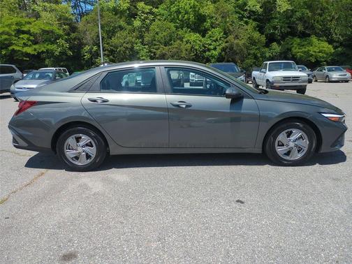 Amazon Gray 2025 Hyundai ELANTRA SE