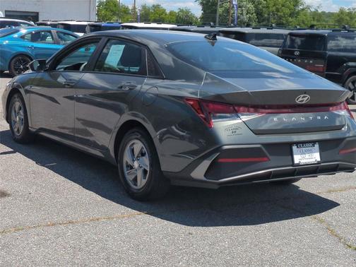 Amazon Gray 2025 Hyundai ELANTRA SE