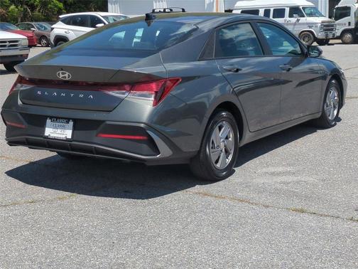 Amazon Gray 2025 Hyundai ELANTRA SE
