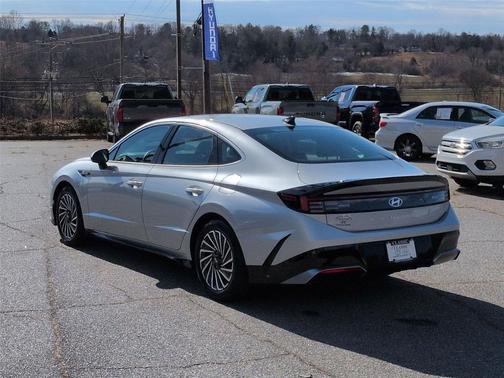 2024 Hyundai SONATA Hybrid SE