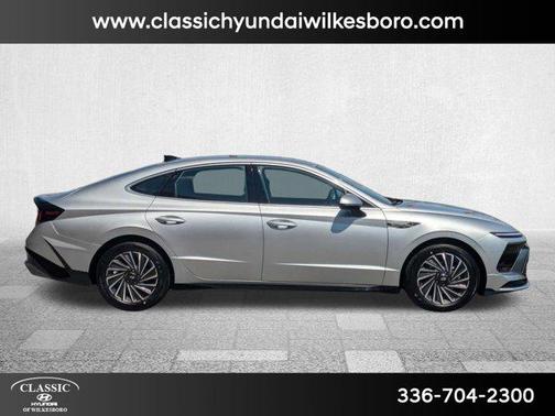 2024 Hyundai SONATA Hybrid SE