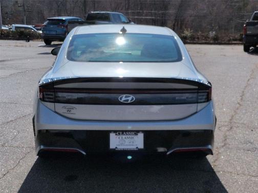 2024 Hyundai SONATA Hybrid SE