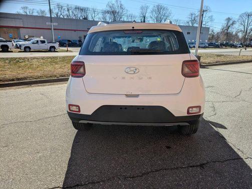 2025 Hyundai VENUE SEL