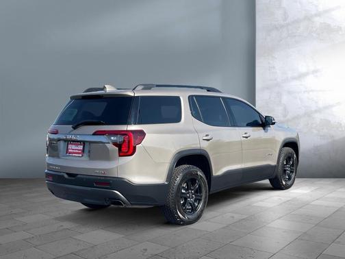 Light Stone Metallic 2022 GMC Acadia AWD AT4