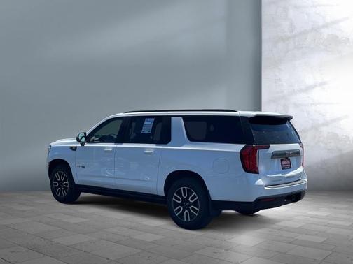 White 2021 GMC Yukon XL AT4