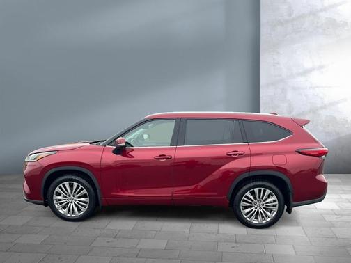 2022 Toyota Highlander Platinum