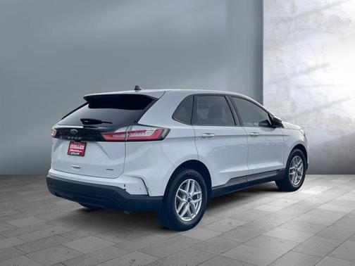 2021 Ford Edge SE