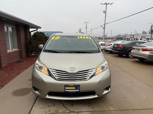 2015 Toyota Sienna LE