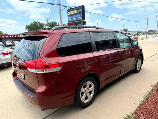 2013 Toyota Sienna LE