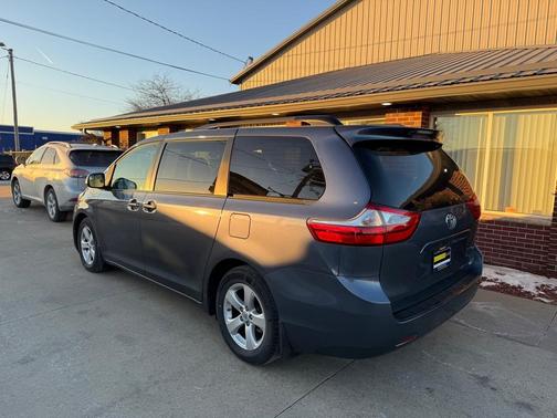 2015 Toyota Sienna LE