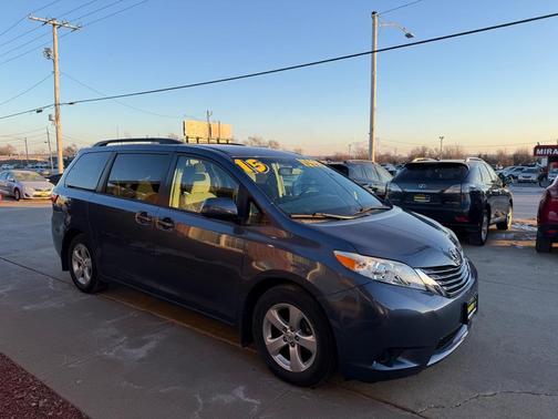 2015 Toyota Sienna LE