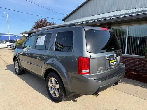 Polished Metal Metallic 2011 Honda Pilot EX-L