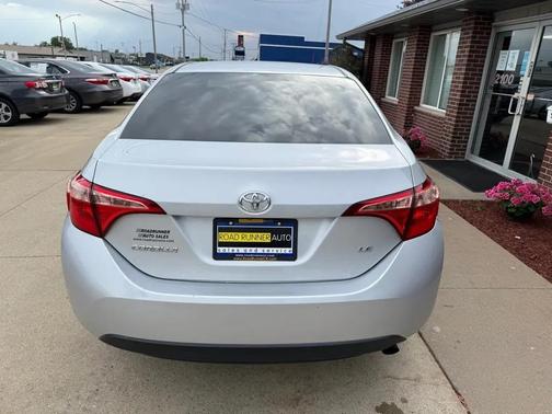 Classic Silver Metallic 2017 Toyota Corolla LE